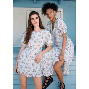 New with tags Faithfull the Brand Florence Mini Dress Floral Blue in Size L.